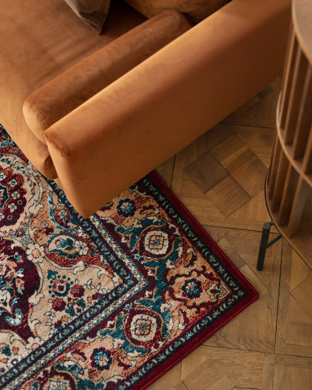 Isfahan Forenza Dark Red