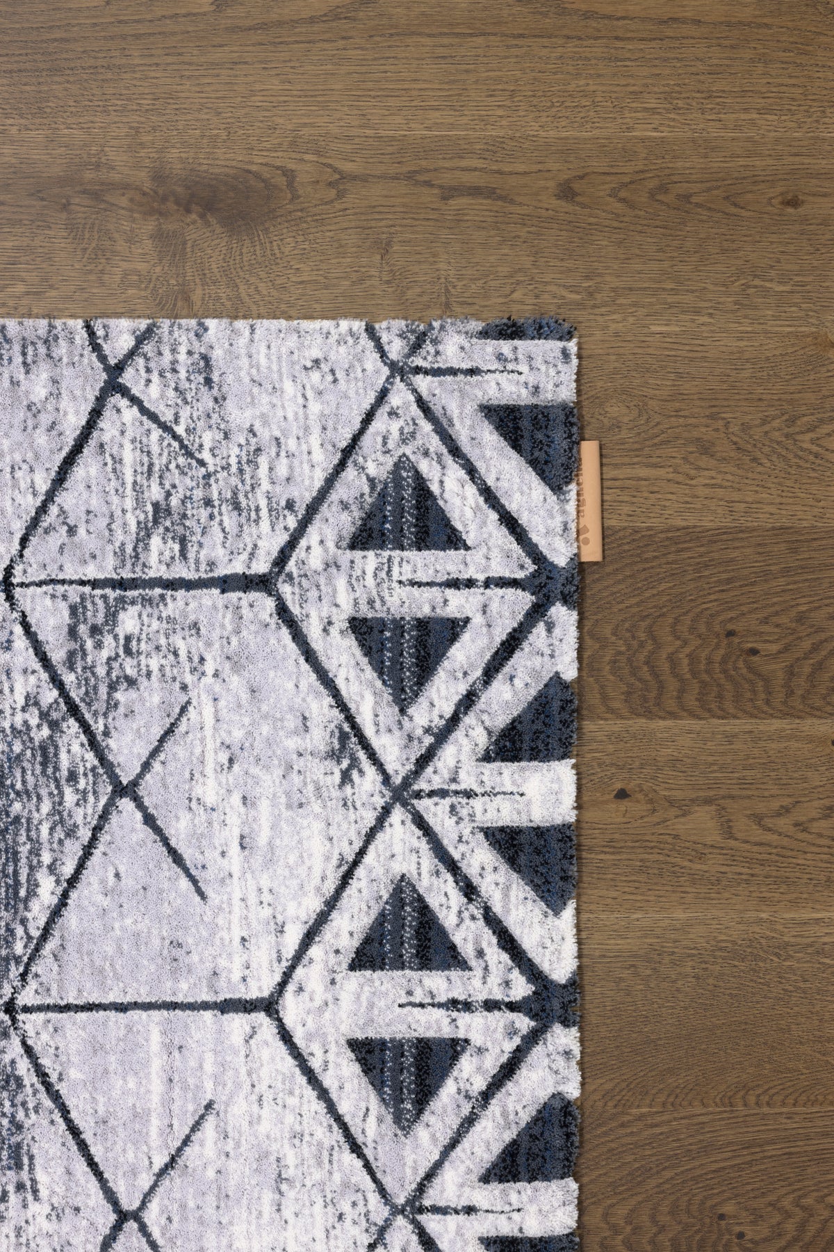 Agnus Bateja Light Grey